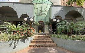 Apto 1 quarto, Centro, Cambuí, Guanabara, 1 vaga garagem, prox. a mercado, academia, hospital